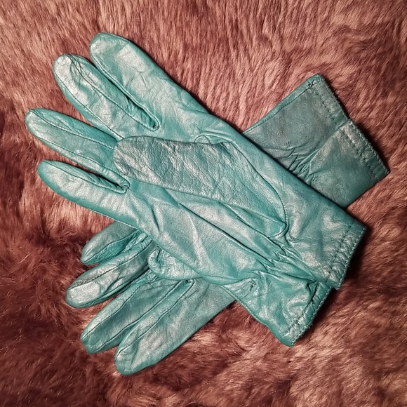 Vtg. leather gloves - Picture 2 of 6